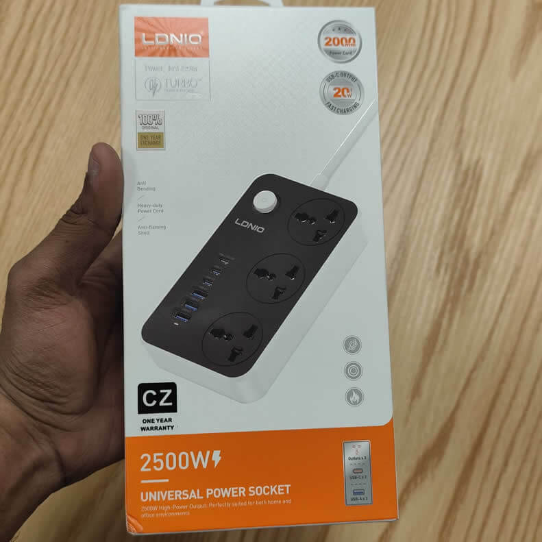 Box Front Side Picture of LDNIO Sc3604c Power Strip